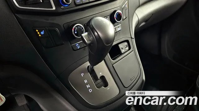 Hyundai Starex 2021 — фото 9