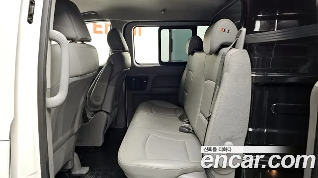 Hyundai Starex 2021 — фото 12