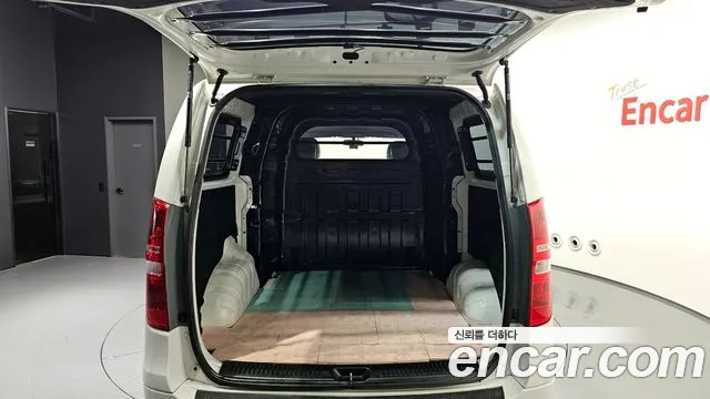 Hyundai Starex 2021 — фото 20