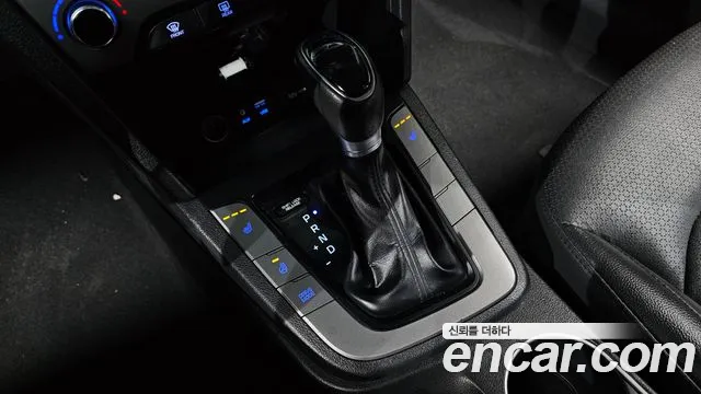 Hyundai AVANTE 2017 — фото 9
