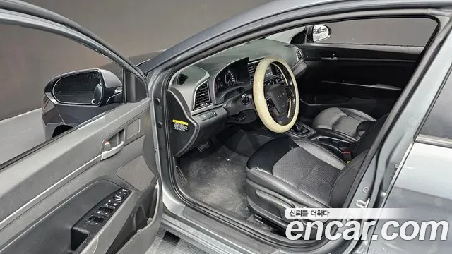Hyundai AVANTE 2017 — фото 10