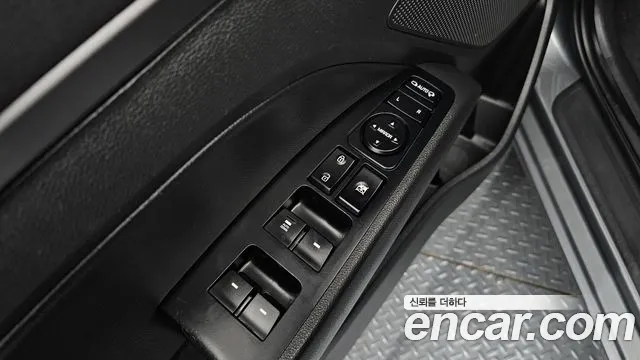 Hyundai AVANTE 2017 — фото 13