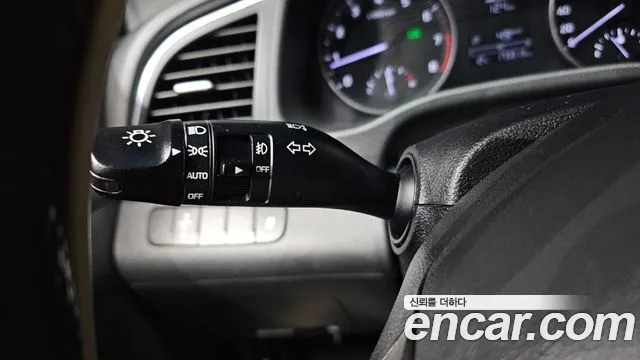 Hyundai AVANTE 2017 — фото 15