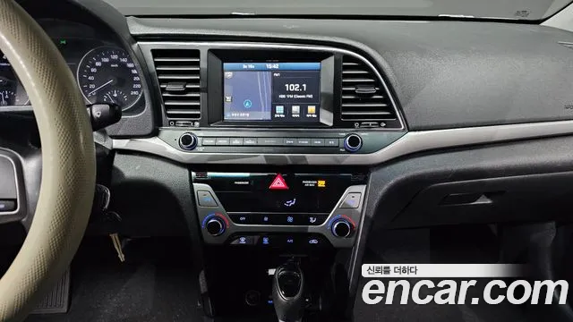 Hyundai AVANTE 2017 — фото 17
