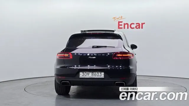 Porsche Macan 2017 — фото 4