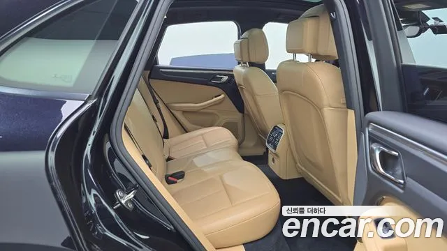 Porsche Macan 2017 — фото 12