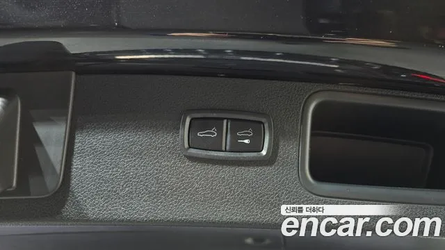 Porsche Macan 2017 — фото 20
