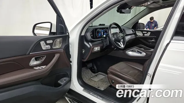 Mercedes-Benz GLE-Class 2023 — фото 10