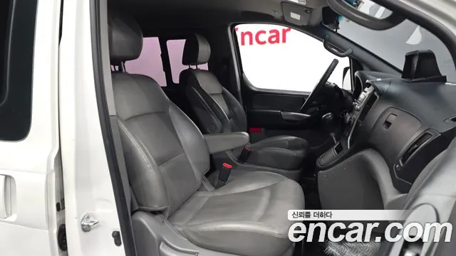 Hyundai Starex 2016 — фото 11