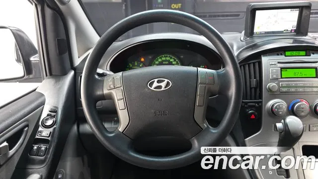 Hyundai Starex 2016 — фото 13