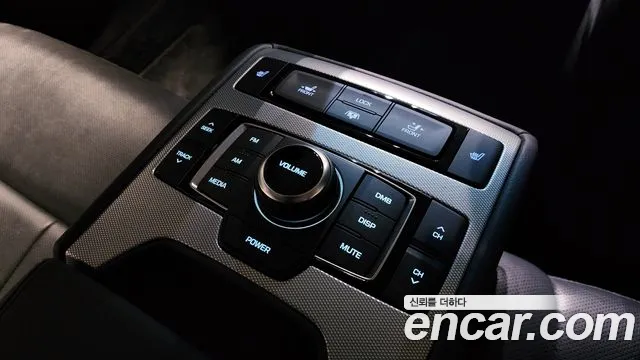 Genesis G80 2017 — фото 19
