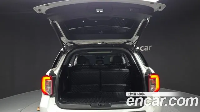 Ford Explorer 2022 — фото 20
