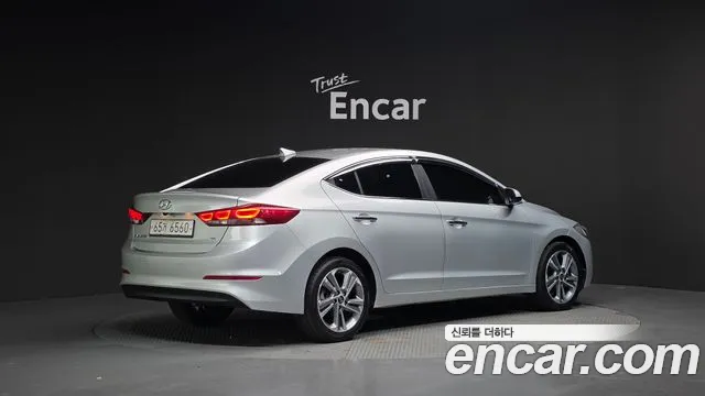 Hyundai AVANTE 2018 — фото 2