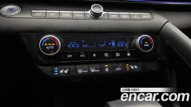 Hyundai AVANTE 2023 — фото 17