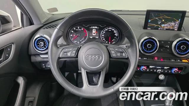 Audi A3 2018 — фото 13
