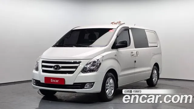 Hyundai Starex 2018 — фото 1