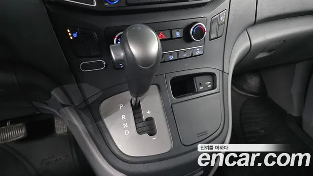 Hyundai Starex 2018 — фото 9