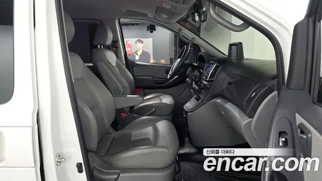 Hyundai Starex 2018 — фото 10