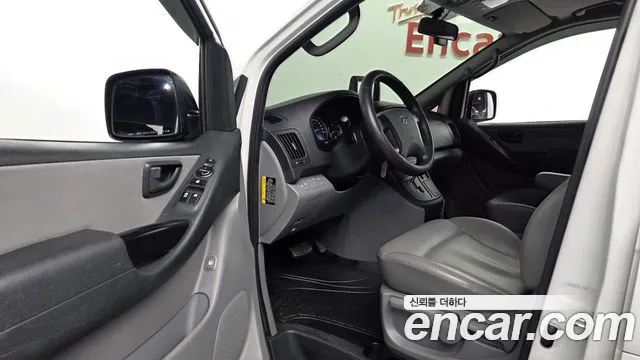 Hyundai Starex 2018 — фото 11