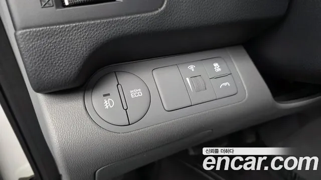 Hyundai Starex 2018 — фото 18