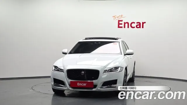 Jaguar XF 2017 — фото 3