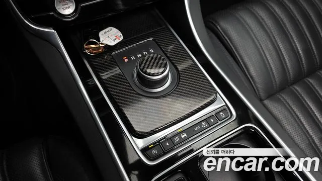 Jaguar XF 2017 — фото 9