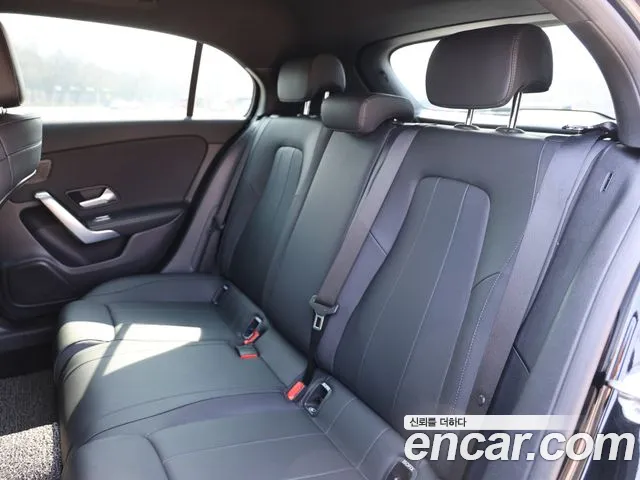 Mercedes-Benz A-Class 2021 — фото 11