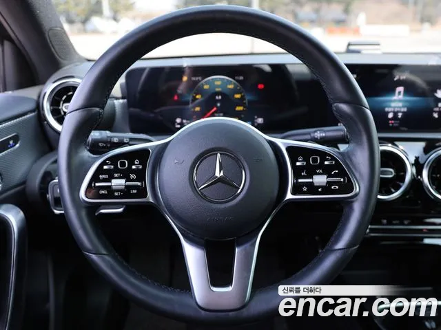 Mercedes-Benz A-Class 2021 — фото 12