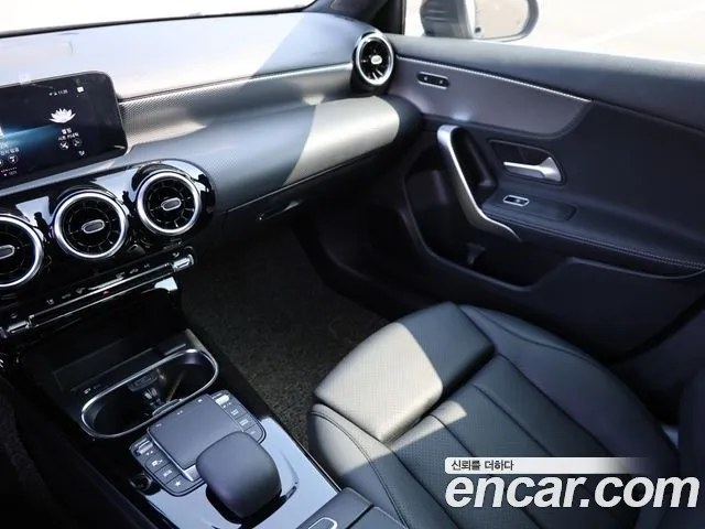 Mercedes-Benz A-Class 2021 — фото 18
