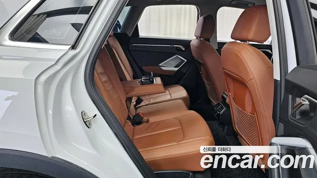 Audi Q3 2023 — фото 12