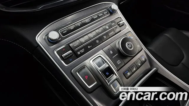 Hyundai Santafe 2022 — фото 9