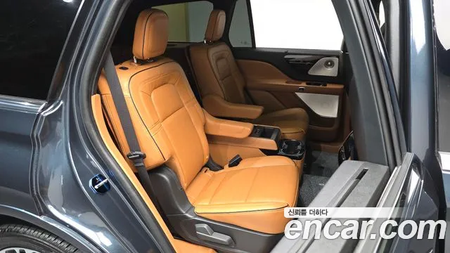 Lincoln Aviator 2023 — фото 11