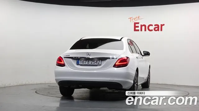 Mercedes-Benz C-Class 2020 — фото 4
