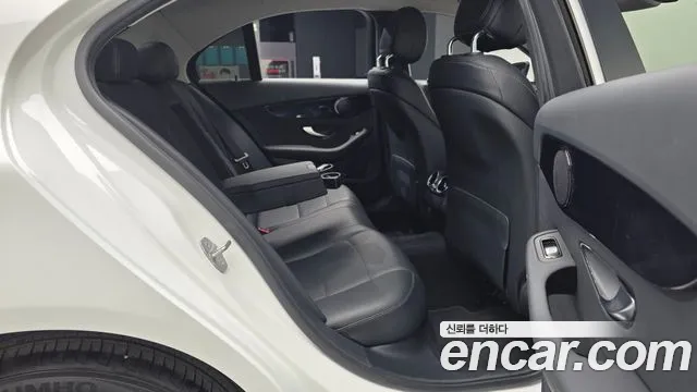 Mercedes-Benz C-Class 2020 — фото 12