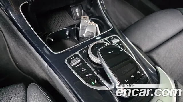 Mercedes-Benz C-Class 2020 — фото 17