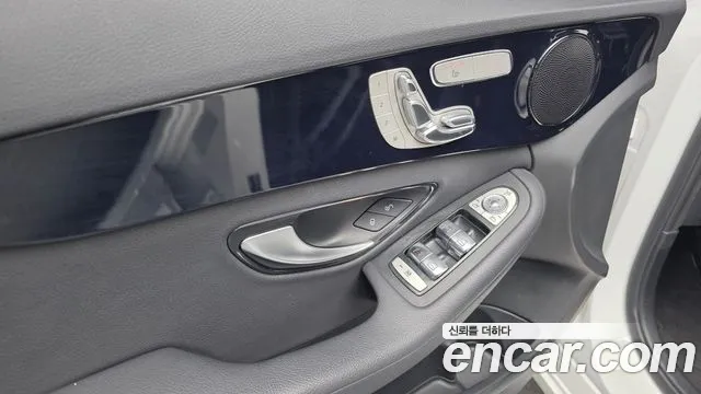 Mercedes-Benz C-Class 2020 — фото 19