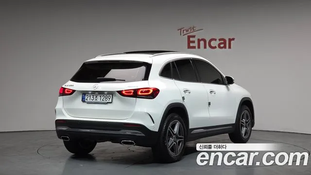 Mercedes-Benz GLA-Class 2023 — фото 1