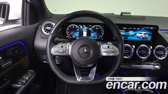 Mercedes-Benz GLA-Class 2023 — фото 13
