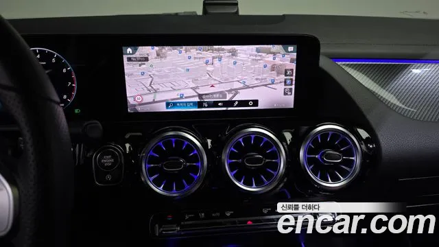 Mercedes-Benz GLA-Class 2023 — фото 14