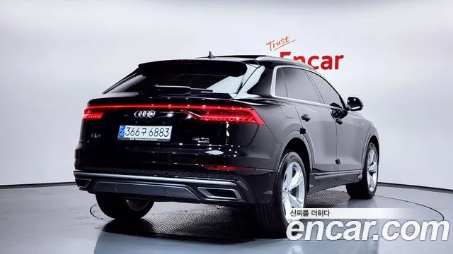 Audi Q8 2023 — фото 2