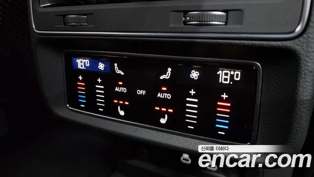 Audi Q8 2023 — фото 19