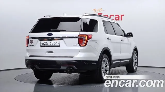 Ford Explorer 2019 — фото 2