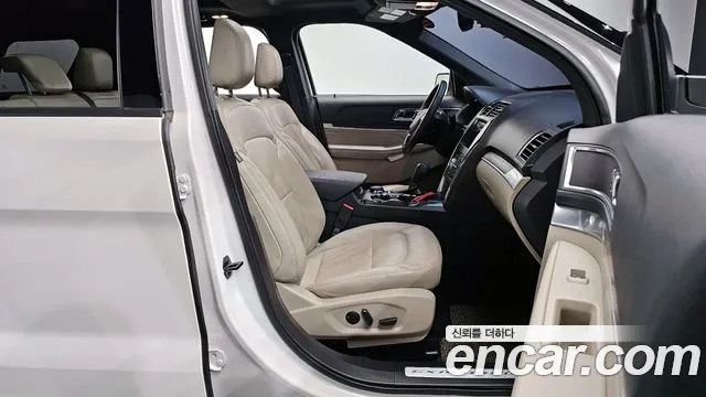 Ford Explorer 2019 — фото 10