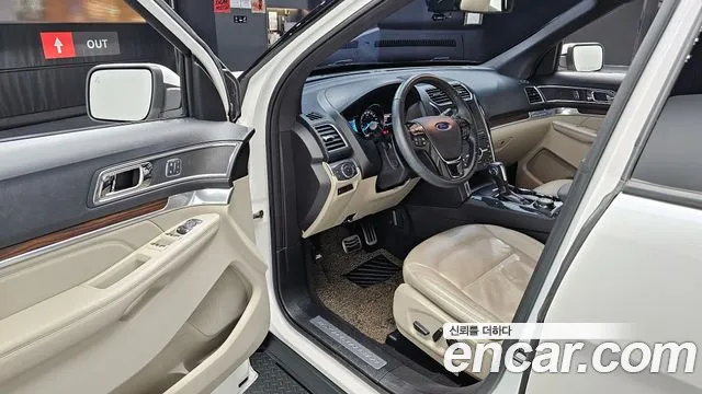 Ford Explorer 2019 — фото 11