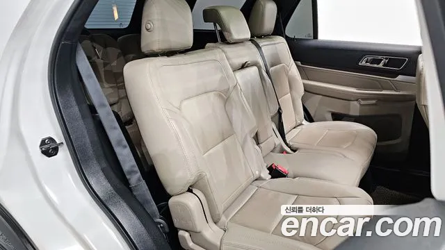 Ford Explorer 2019 — фото 12