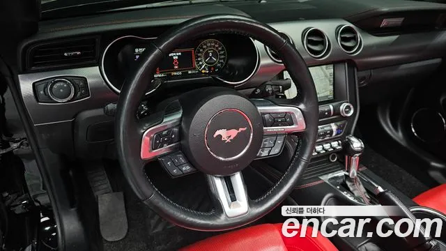 Ford Mustang 2021 — фото 13