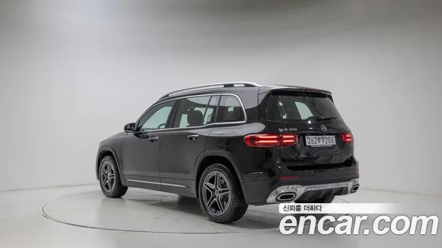 Mercedes-Benz GLB-Class 2025 — фото 2