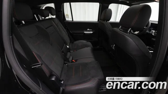 Mercedes-Benz GLB-Class 2025 — фото 11