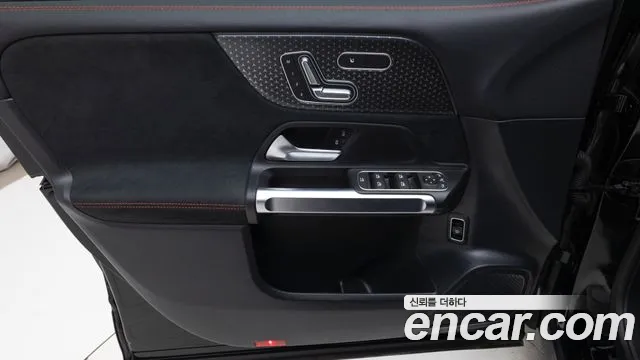 Mercedes-Benz GLB-Class 2025 — фото 12