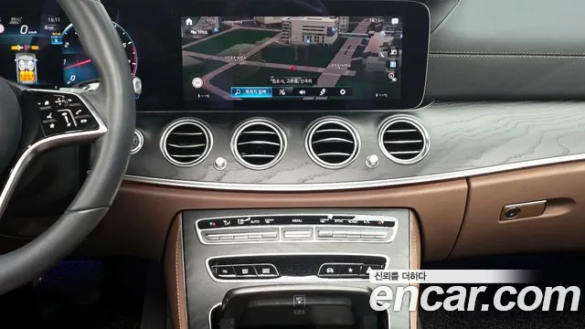 Mercedes-Benz E-Class 2023 — фото 14